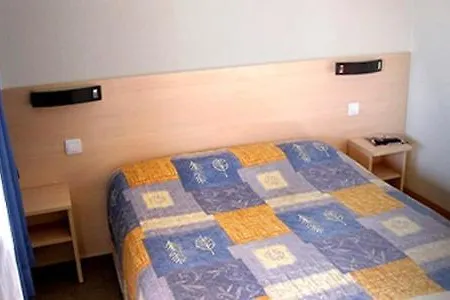 L'etoile Bleue 2* Merignac (Gironde)